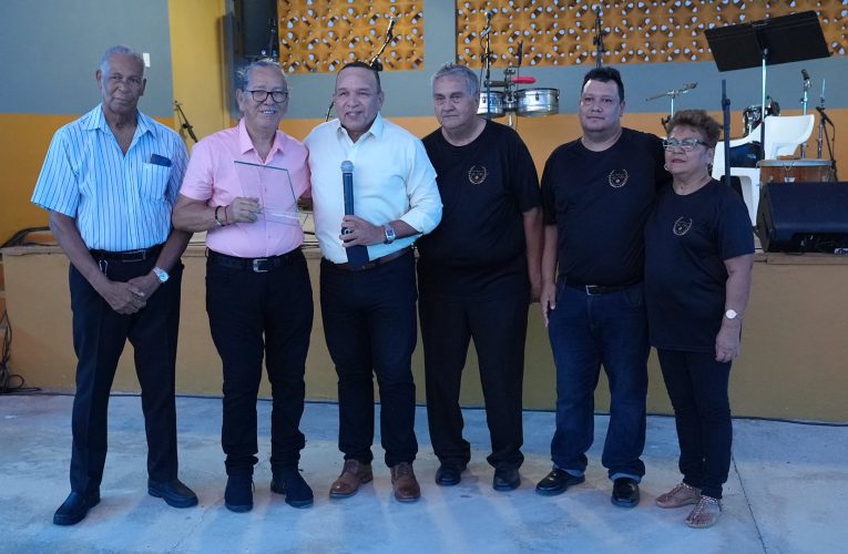 MINISTER ENDY CROES A PRESENCIA FIESTA TIPICO DI BARIO NA CENTRO DI BARIO LAGO HEIGHTS NA SAN NICOLAS